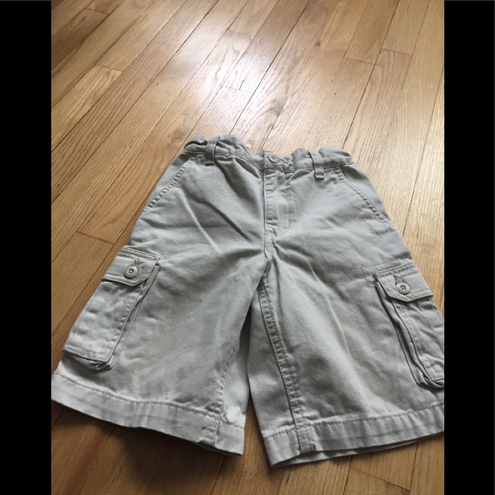 ➡️2/$10!⬅️ EUC! Youth size cargo shorts !